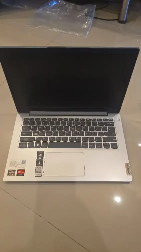 JUAL LAPTOP SECOND PEMAIKAN KANTOR