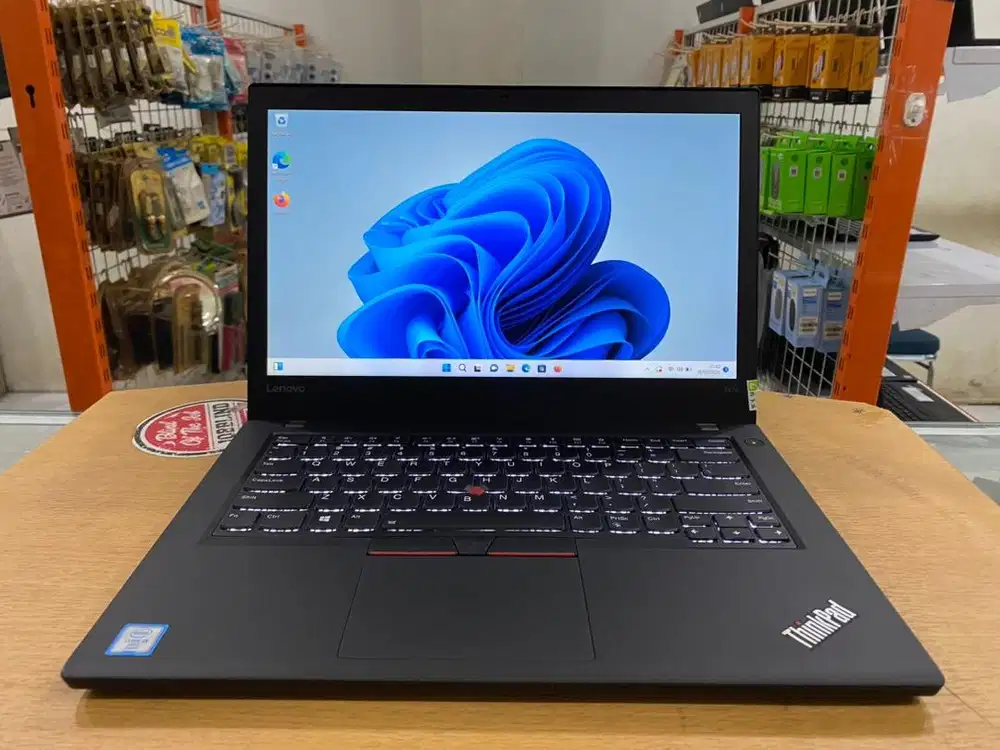 Lenovo ThinkPad T470 Core i5Gen6 Ram 8GB SSD 256GB Touchscren Mulus