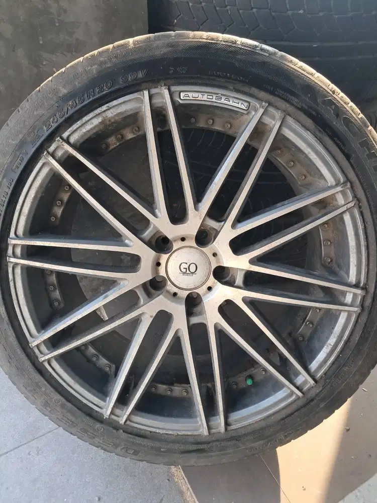 Velg CR-V Ring 20 AUTOBHAN GO+ Ban 245/45 R20