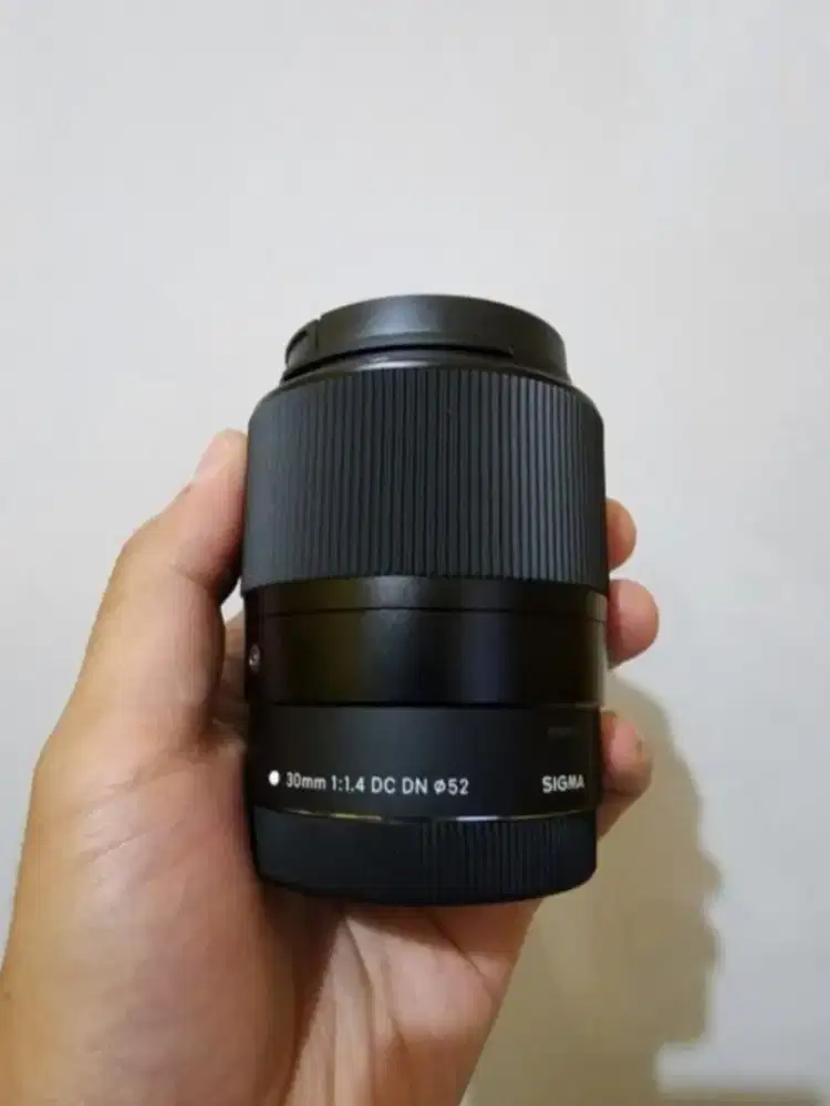 Lensa Sigma 30mm f1.4 DC DN Contemporary Lens for Canon EF-M