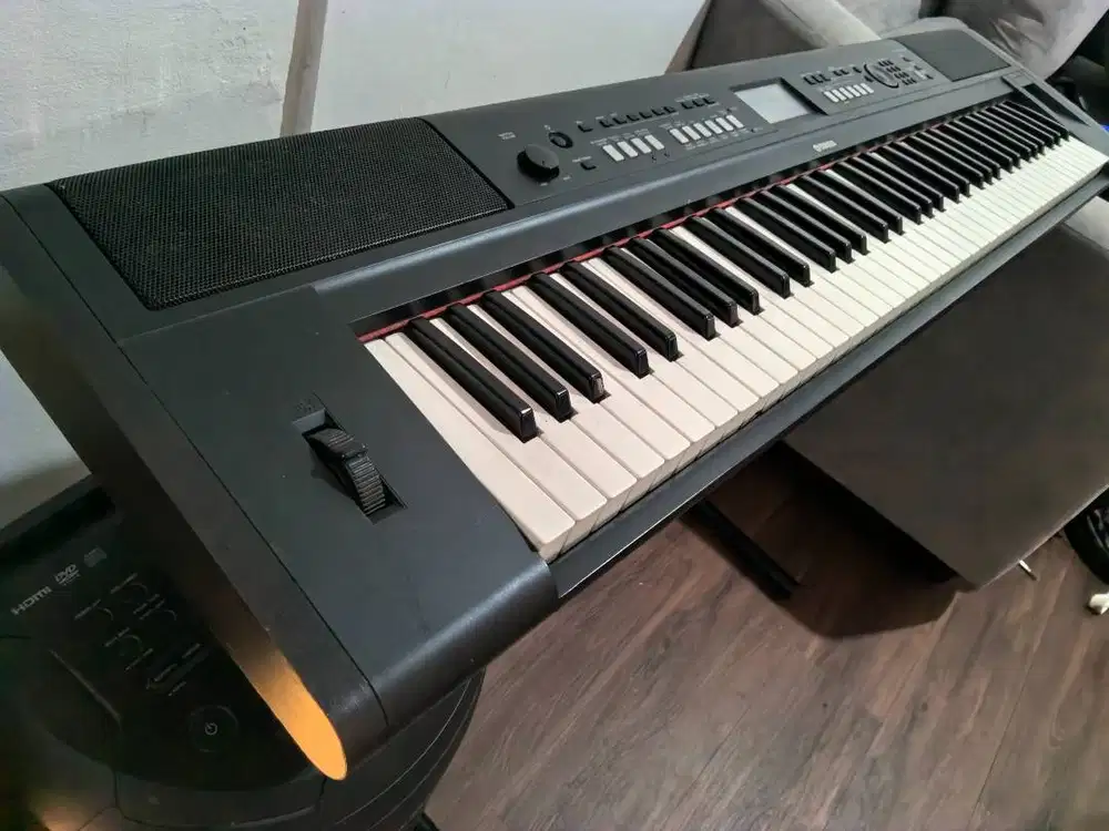 Yamaha Digital Piano Piaggero NP-V80