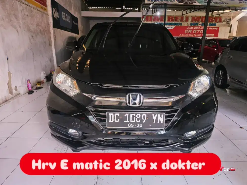 Hrv e cvt 2016 hitam dan 2015 e cvt putih