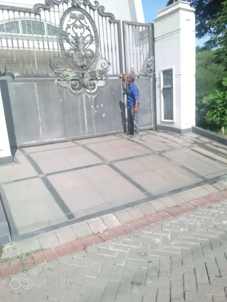 Tukang las panggilan