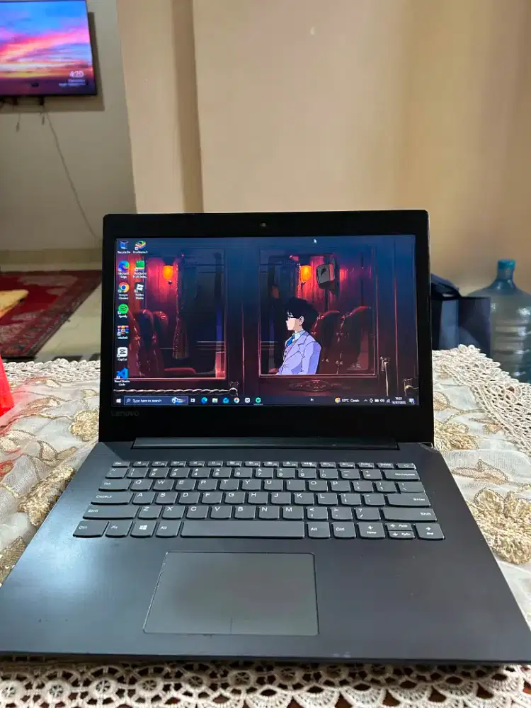 Laptop Lenovo Core i5 Gen 7 RAM 8 GB SSD 256 GB NVIDIA 920MX Mulus