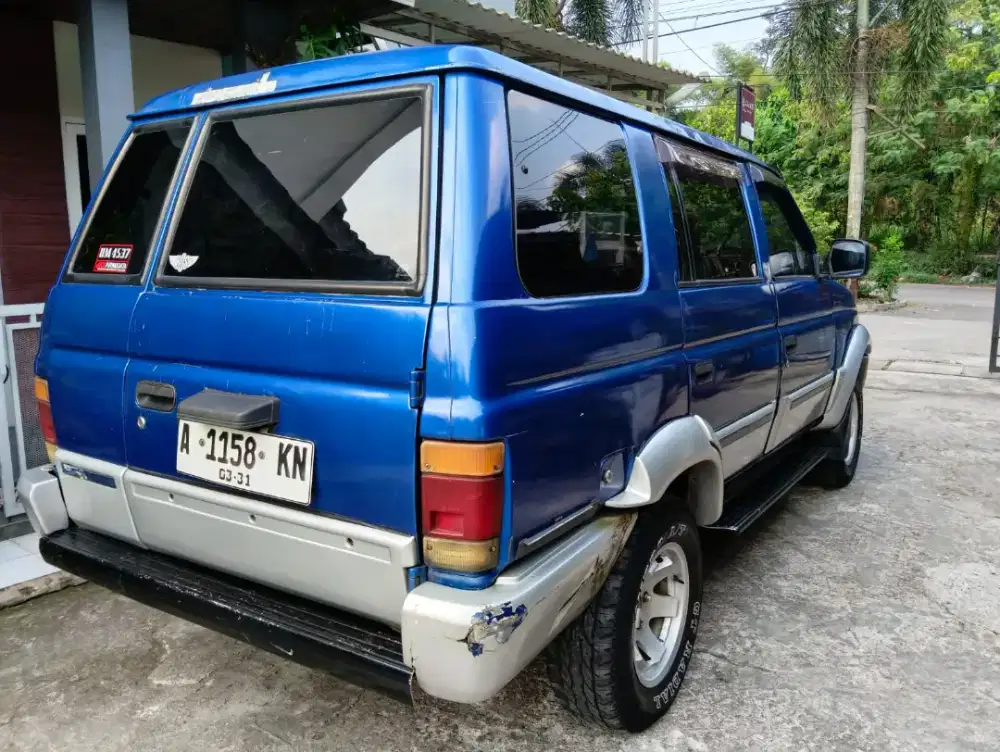Isuzu panther 97 hi sporty ( pajak on )