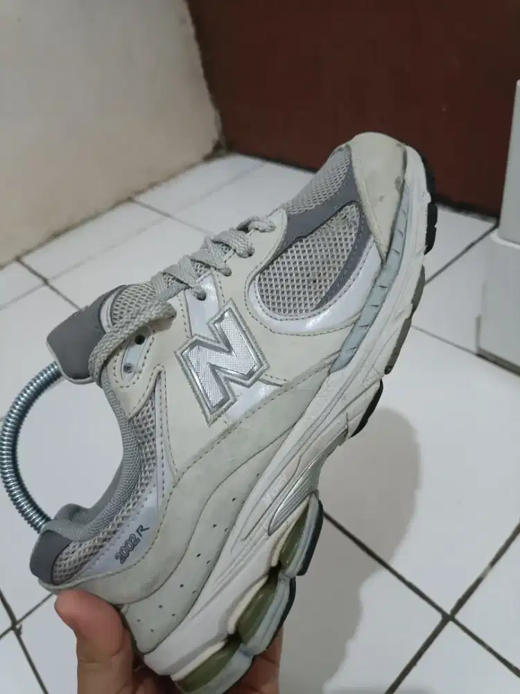 Sepatu Nb 2002r