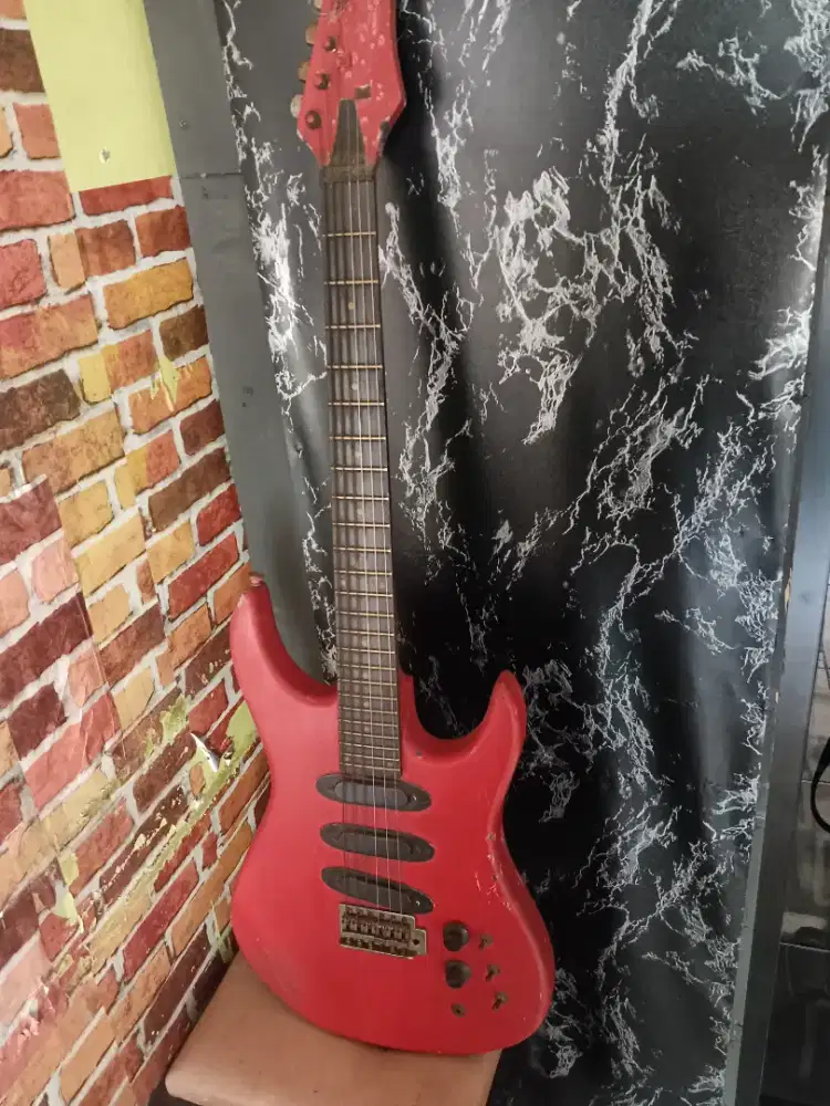 Gitar elektrik prince