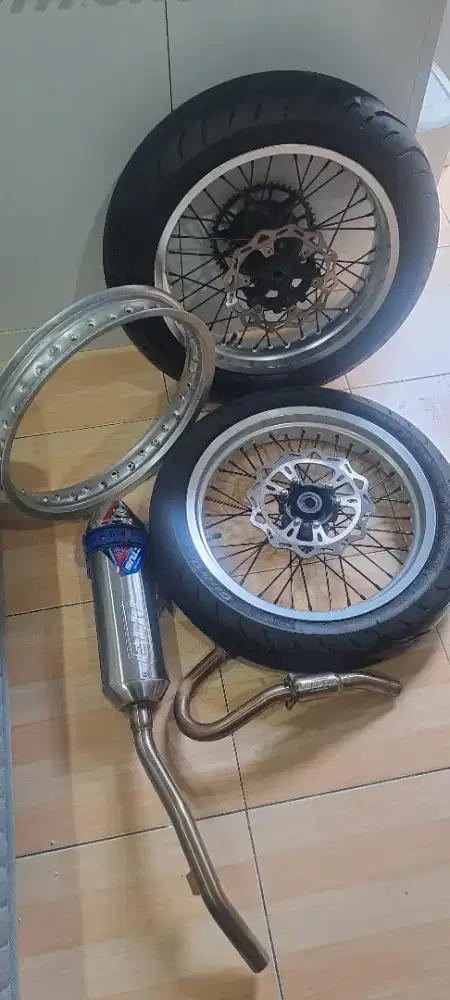 Wheel Set Supermoto Yamaha WR 155R & knalpot norifumi Noctus T5