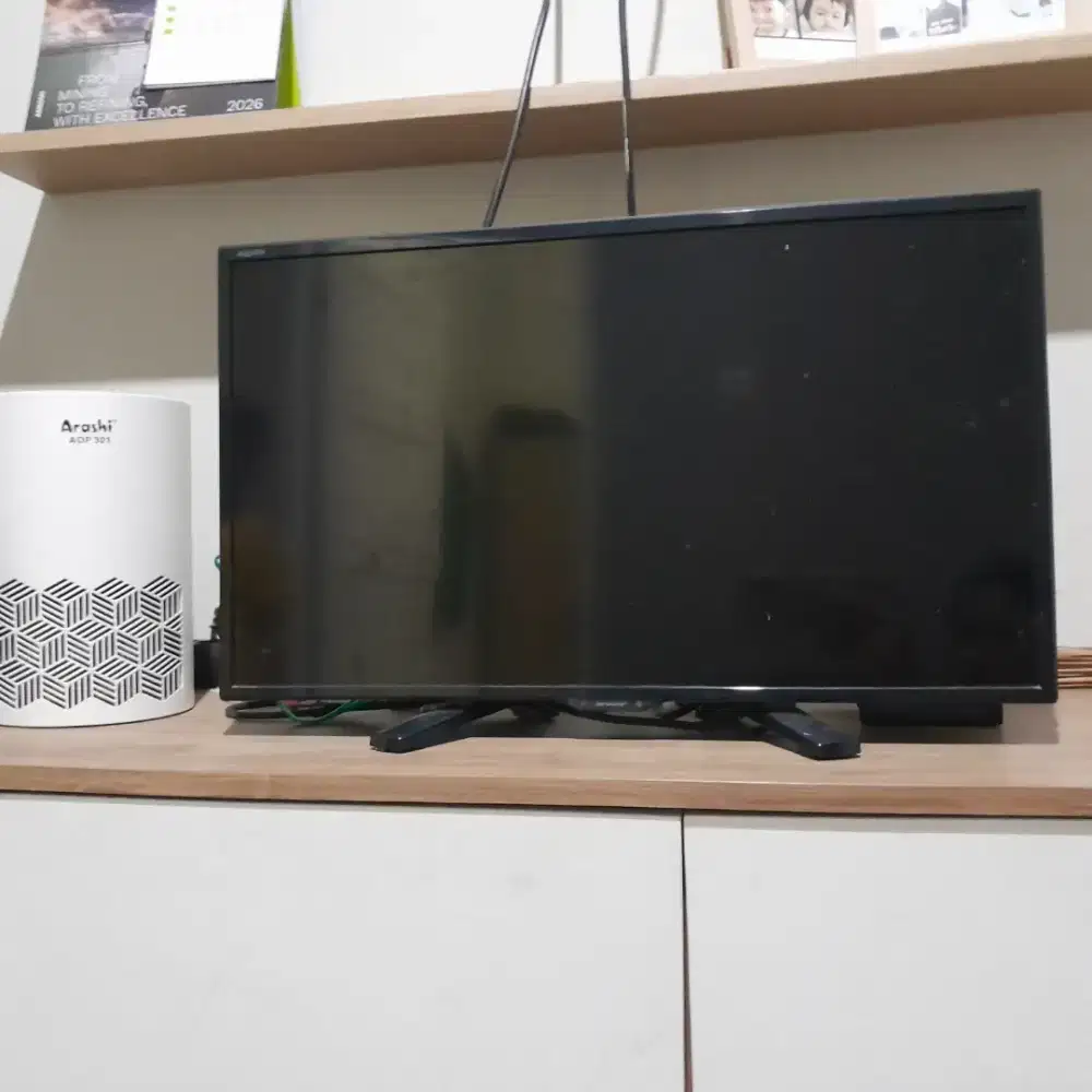 Tv sharp 24 inch dgn set box nya