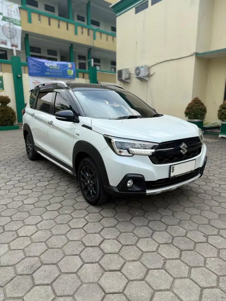 XL7 Alpha Hybrid Two Tone Putih Automatic 2023 [Cash]