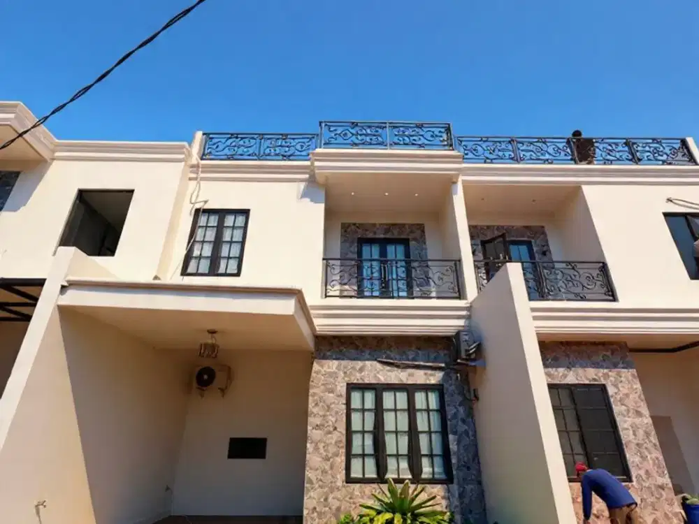 rumah 2 lantai + rooftop ( 5 menitan ke stasiun lrt harjamukti )