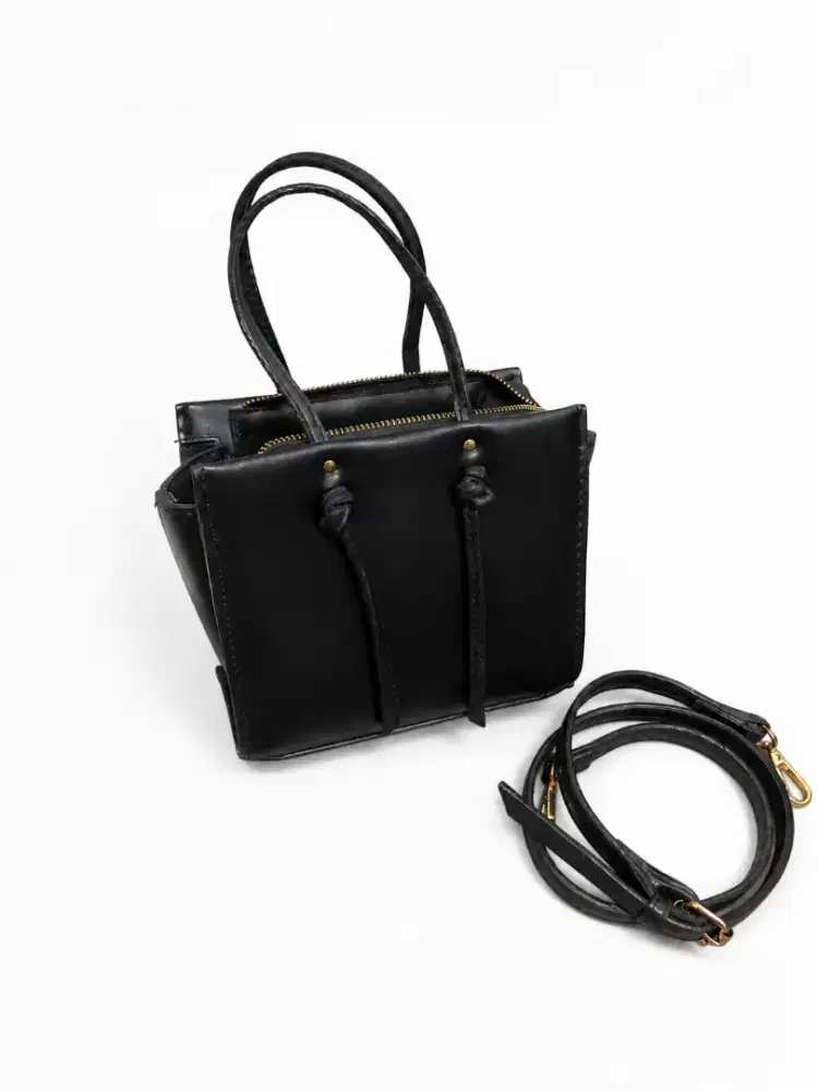 Sling Bag Zara Kulit Halus