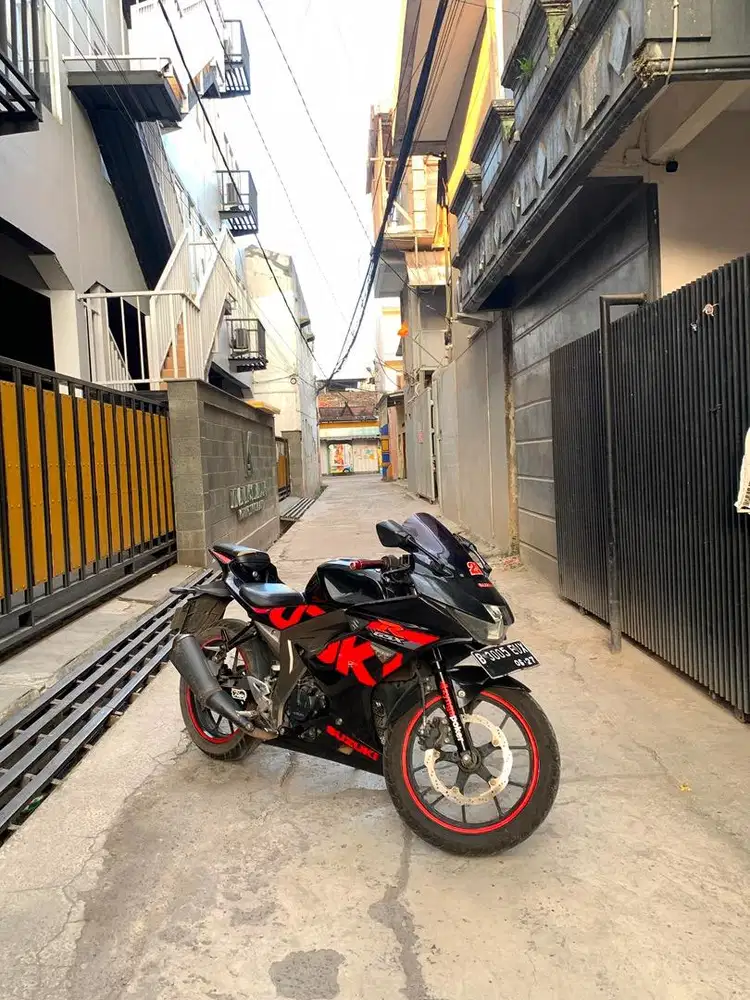 SUZUKI GSX R150 2017