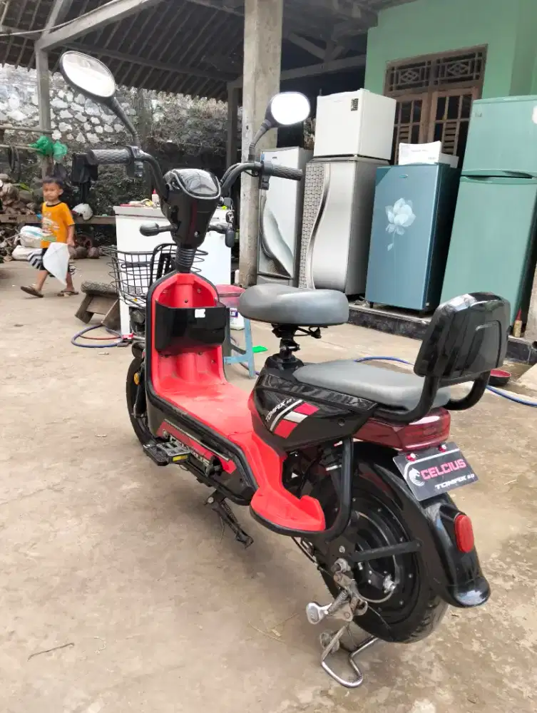 Sepeda listrik Celcius