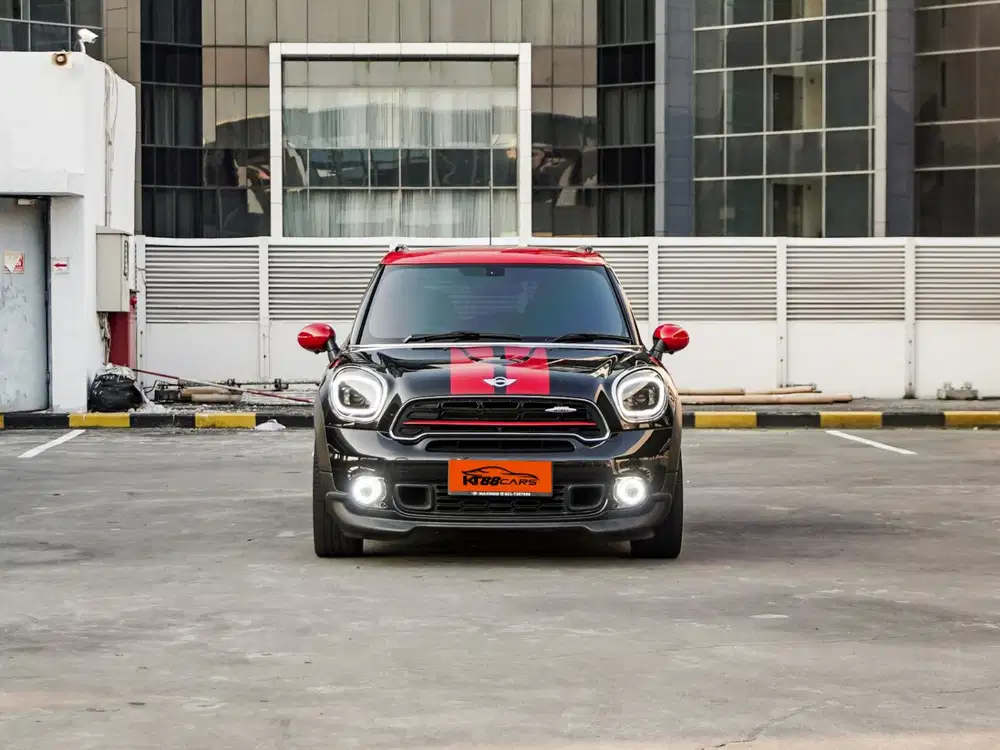 MINI Cooper 2.0 Countryman JCW ALL4 
Th 2015 (Nik 2015)