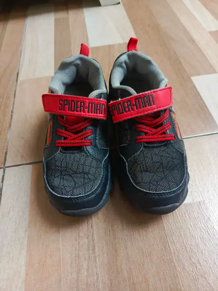 Sepatu anak sz 31