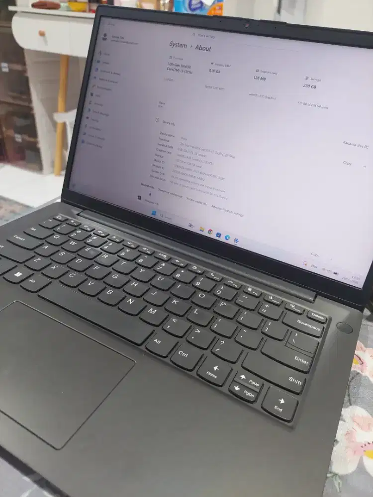 Lenovo V14 G3 IAP Core i3 Gen 12 | RAM 8GB SSD 256GB | Mulus