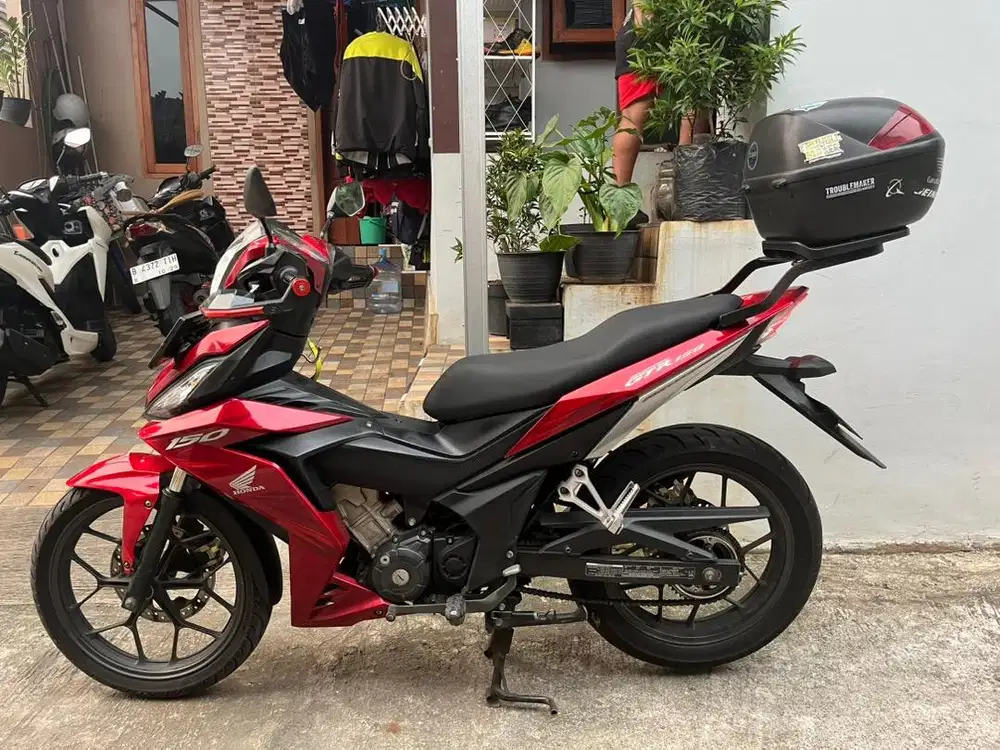 SUPRA GTR 150 MERAH 2016