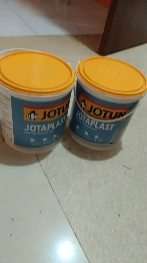 Cat merek jotun 5kg