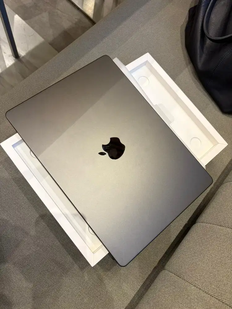 MACBOOK PRO M5  14 INCH 16/512 SPACE GRAY