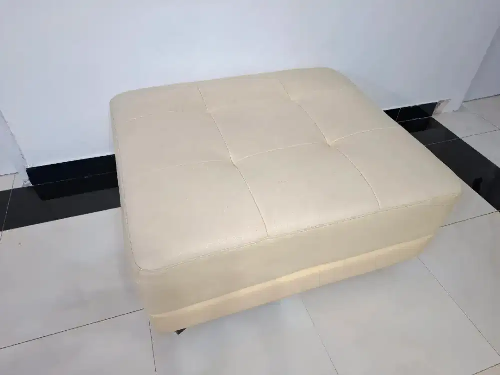 Sofa Putih 1 pcs