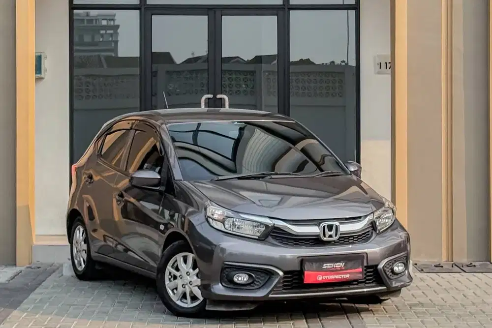 Honda Brio Satya 1.2 E 1.2E CVT Matic 2022 Abu Abu Baja Metalik.