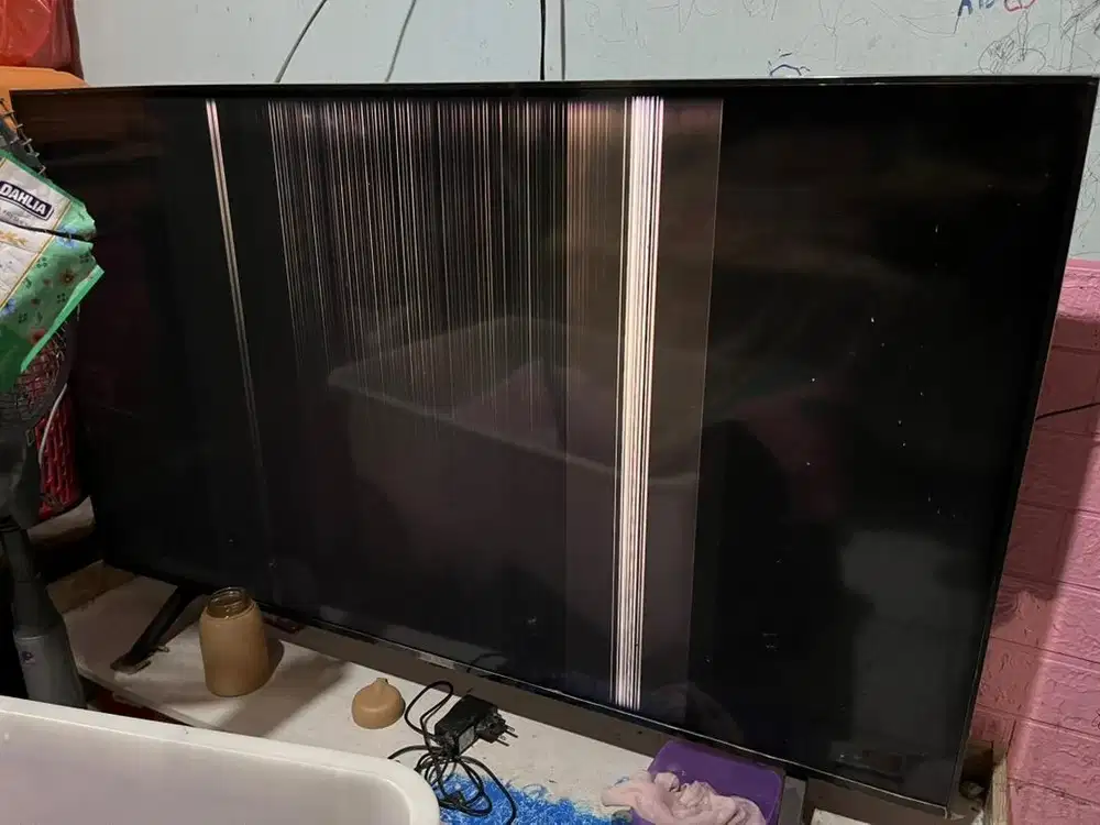 DIJUAL Rp 700.000  TV LG 50UR7500