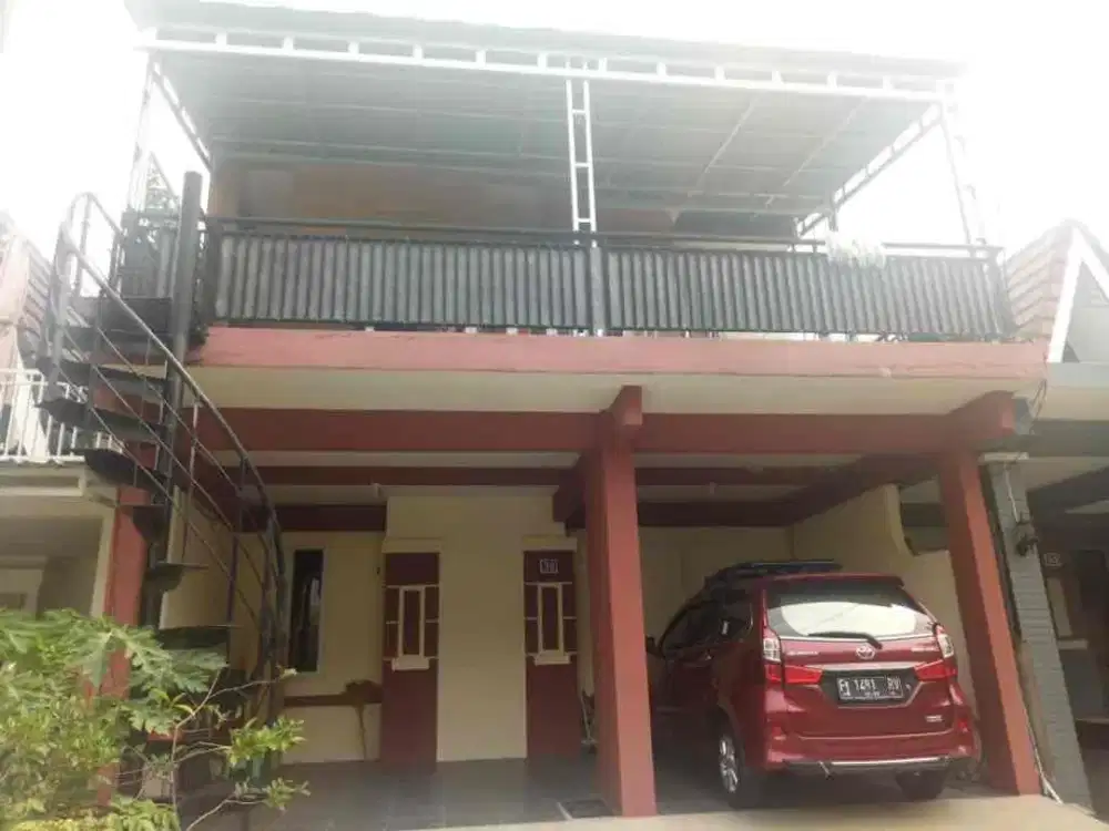 Dijual rumah 2tingkat siap huni di taman Venesia raya
LT 105
Bangunan 200
Kmr tdr 4
Kmr mndi 3
Dapur 
Ruang tamu 
Ruang keluarga
Carport 2 mobil
Balcon atas
Lingkungan aman ros jalan lebar dekat ke tempat wisata tempat kuliner mall hotel RS
Harga penawara