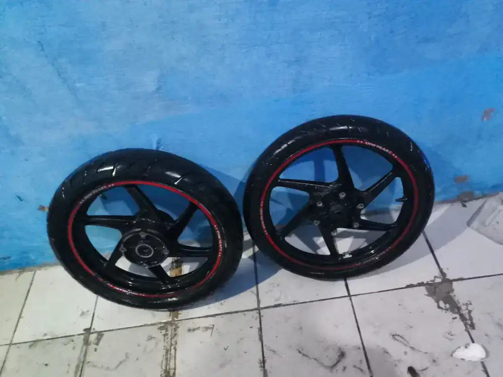 Di jual velg cb150r old