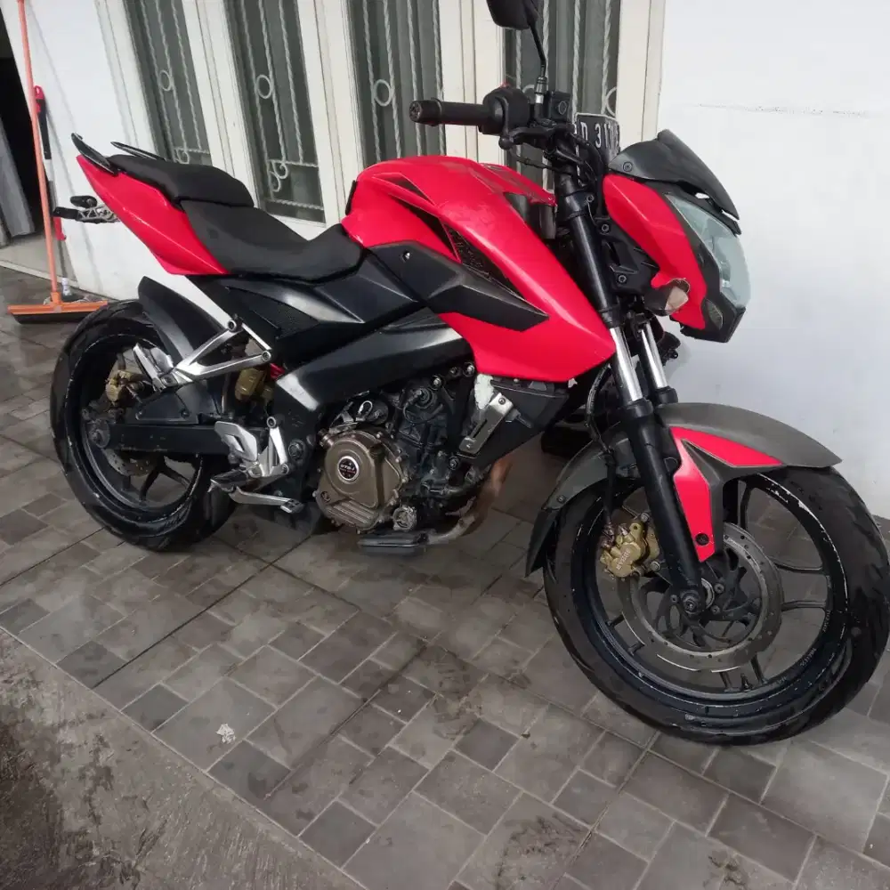 Kawasaki bajaj 200NS