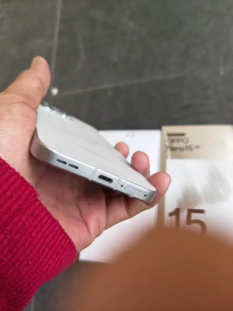 Oppo Reno 15 8/256 fulset ada goresan seperti gambar