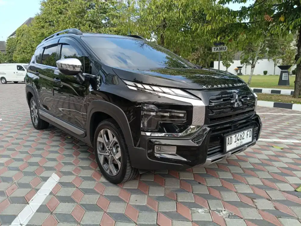 Xpander Cross Premium 2024 istimewa