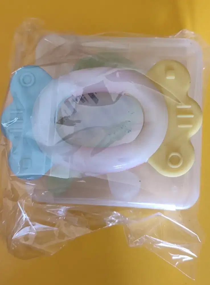 Teether Bayi free baju