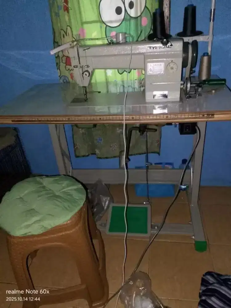 Dijual mesin jahit typcal mesin aluss bgt