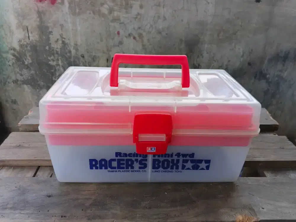 Tamiya racer box pit box red Lung Cheong Toys version