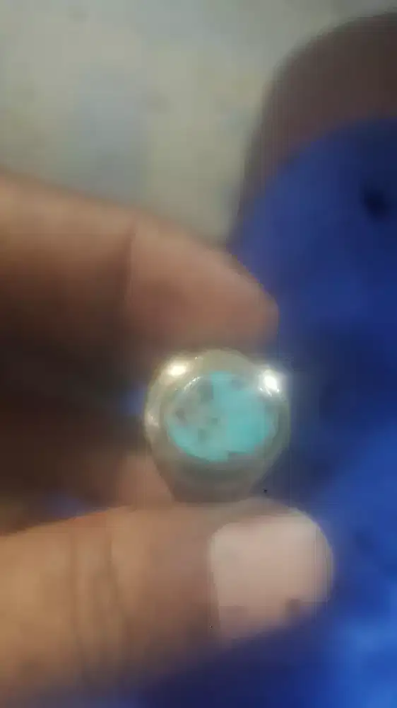 Batu pirus persia, kristal
