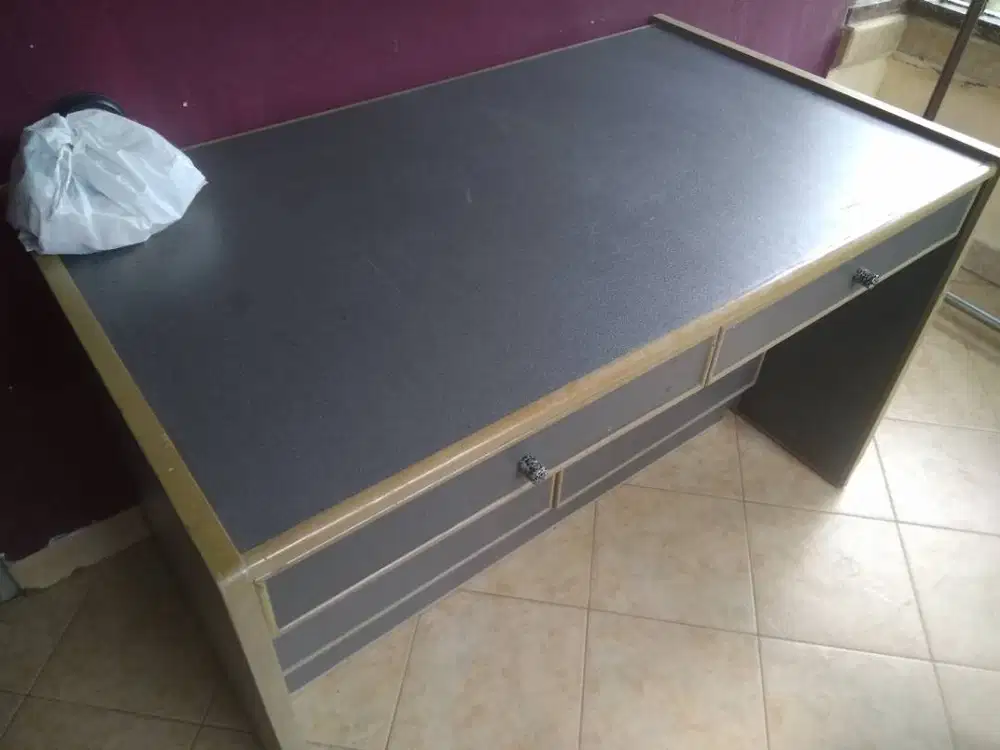 Meja Kerja 2 Laci dan 2 lemari warna Abu- abu