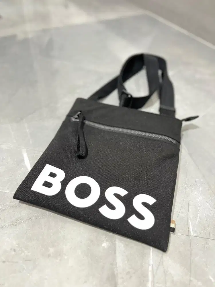 BOSS catch Evelope Bag