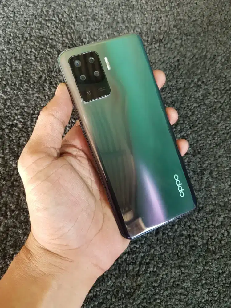 Oppo reno 5f layar amoled ram 8/128 muluss cakep  HP charger