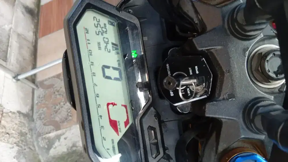 Di jual cb150r kondisi mulus