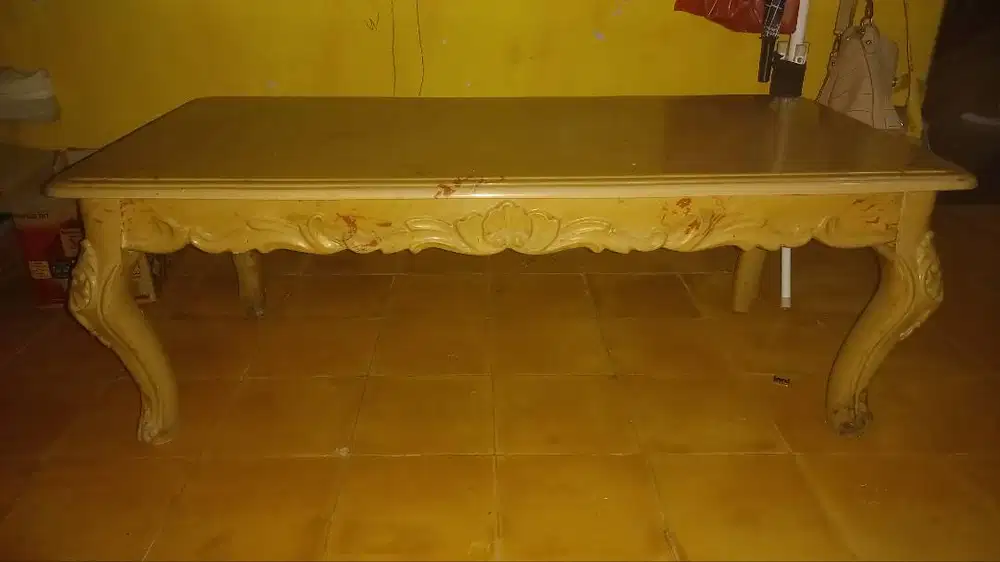 Meja Tamu Klasik