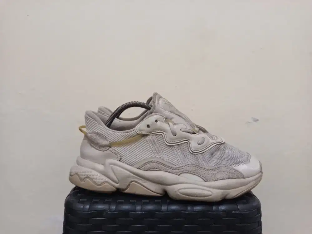 Adidas Ozweego Bliss/Khaki • Preloved,Second,Thrift•