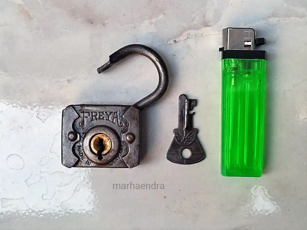 Gembok antik kuno jadul vintage