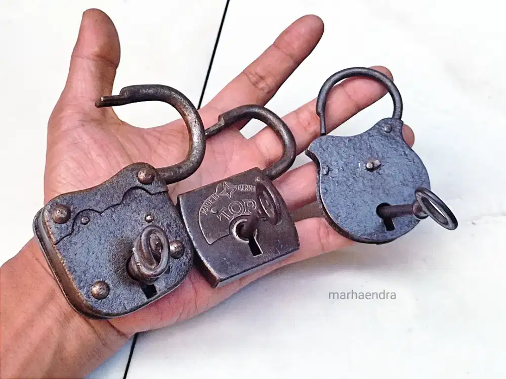 Gembok vintage antik kuno jadul