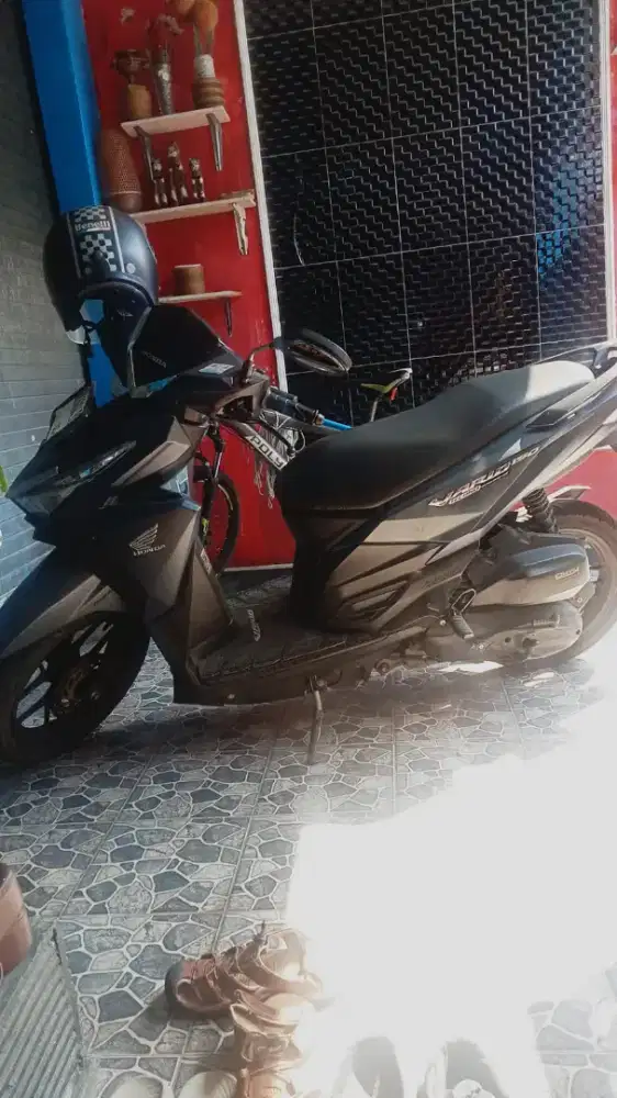Di jual BU Vario 150 warna abu