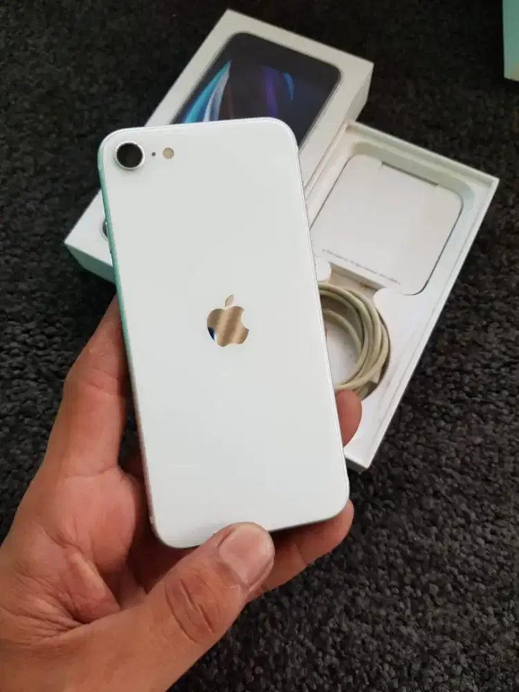 Iphone SE 2 128 gb eks resmi ibox mulus fulset