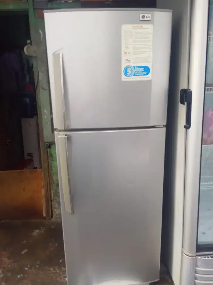 Kulkas 2 pintu LG GRATIS ANTAR