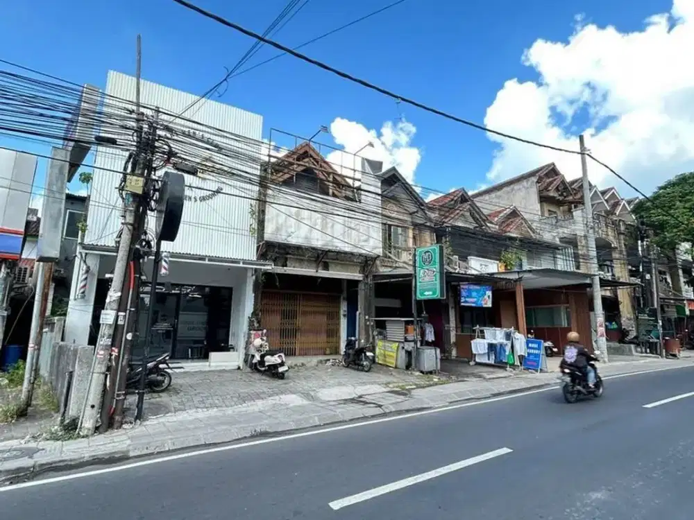 Ruko Dijual, Kerobokan Lokasi Strategis di Jalan Utama.