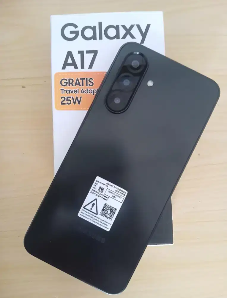 Dijual hp samsung A17 ram 8/128
