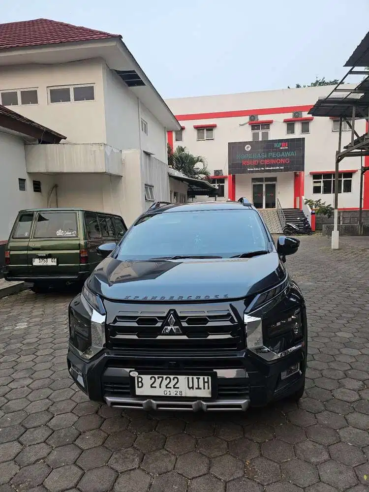 Mitsubishi Xpander cross istimewa
